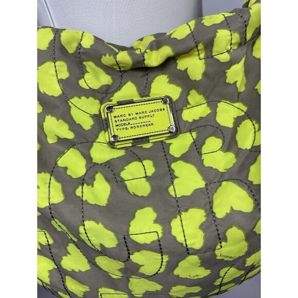 Marc by Marc Jacobs Crossbody Sling Hobo Bag Fluorescent Yellow Grey Heart Print - Picture 2 of 15